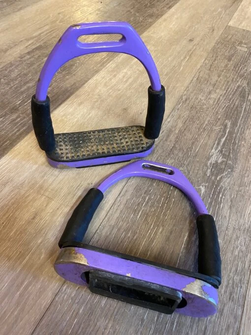 Consignment Purple Flexi Stirrups -Pet Supply Store IMG 7502 scaled