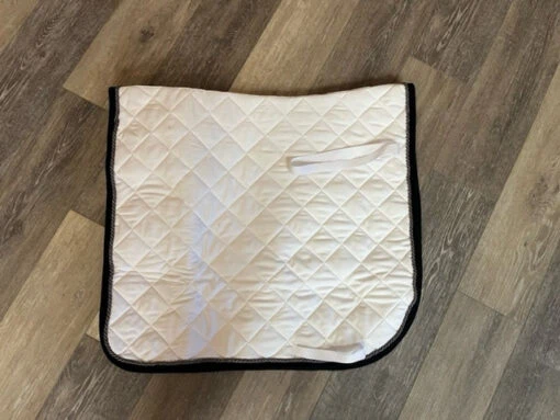 Equimode Dressage Saddle Pads -Pet Supply Store image6 6ddf0cee 17fe 4c6e aa70 3d0d28a5abae